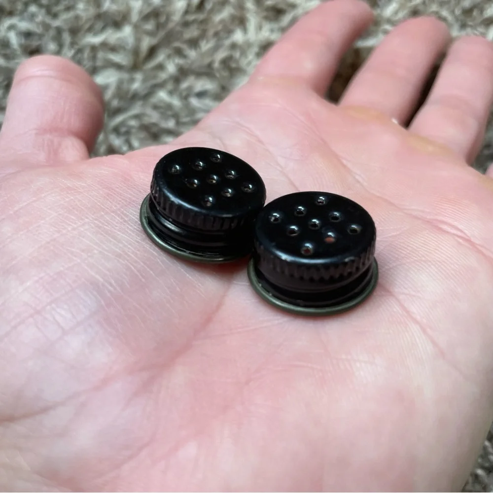Seagram’s Gin Salt and Pepper Shakers